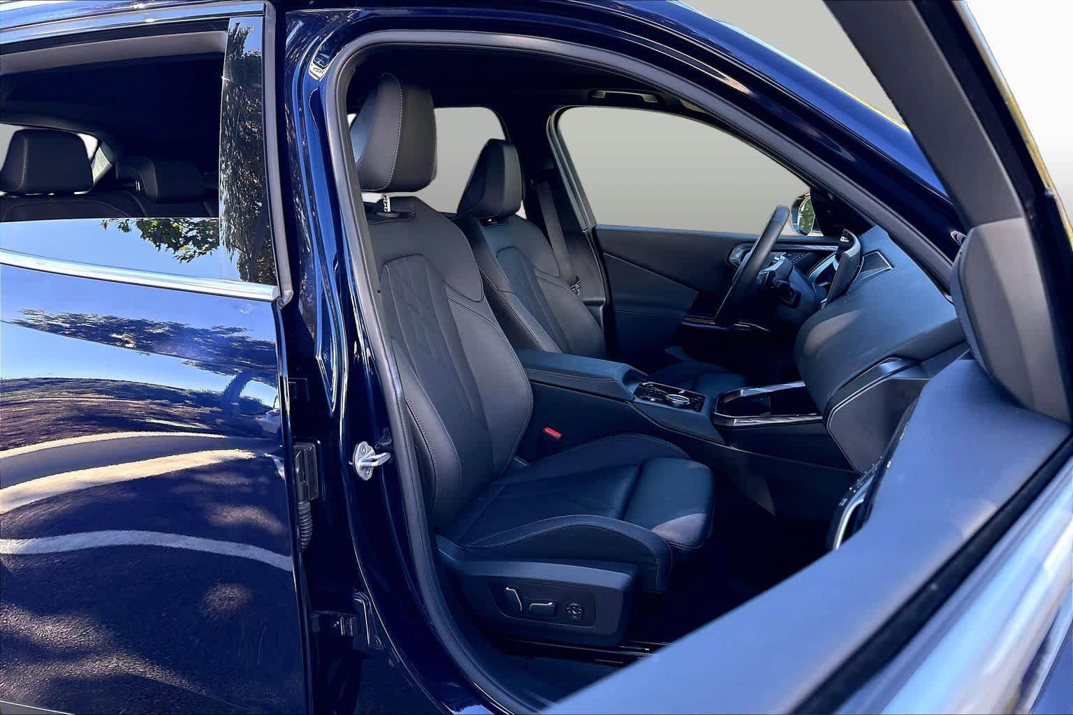 Used 2026 BMW X3 xDrive30i w/ Premium Package AWD/4WD image 8