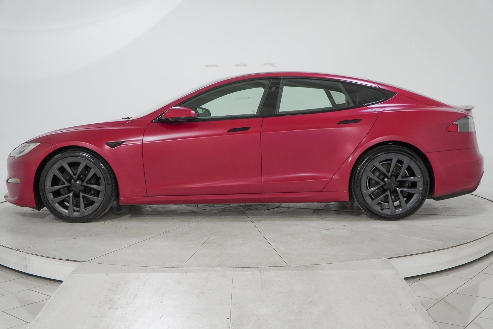 Used 2021 Tesla Model S Plaid image 5
