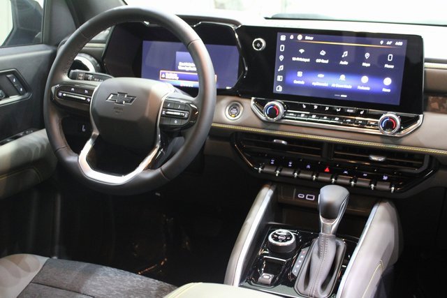 Used 2024 Chevrolet Colorado ZR2 w/ Technology Package image 24