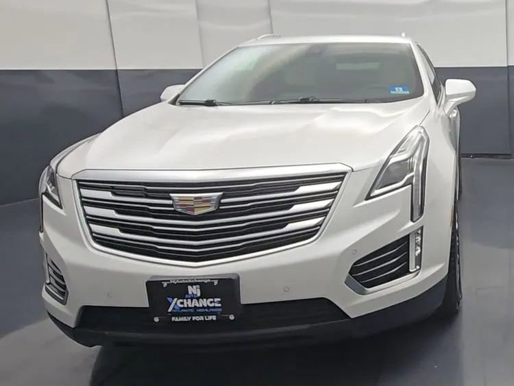 Used 2018 Cadillac XT5 Luxury w/ Driver Awareness Package AWD/4WD image 4