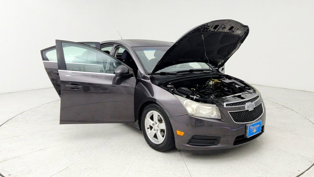 Used 2014 Chevrolet Cruze LT image 10