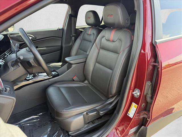 Used 2024 Chevrolet Trax RS w/ Sunroof Package FWD image 11
