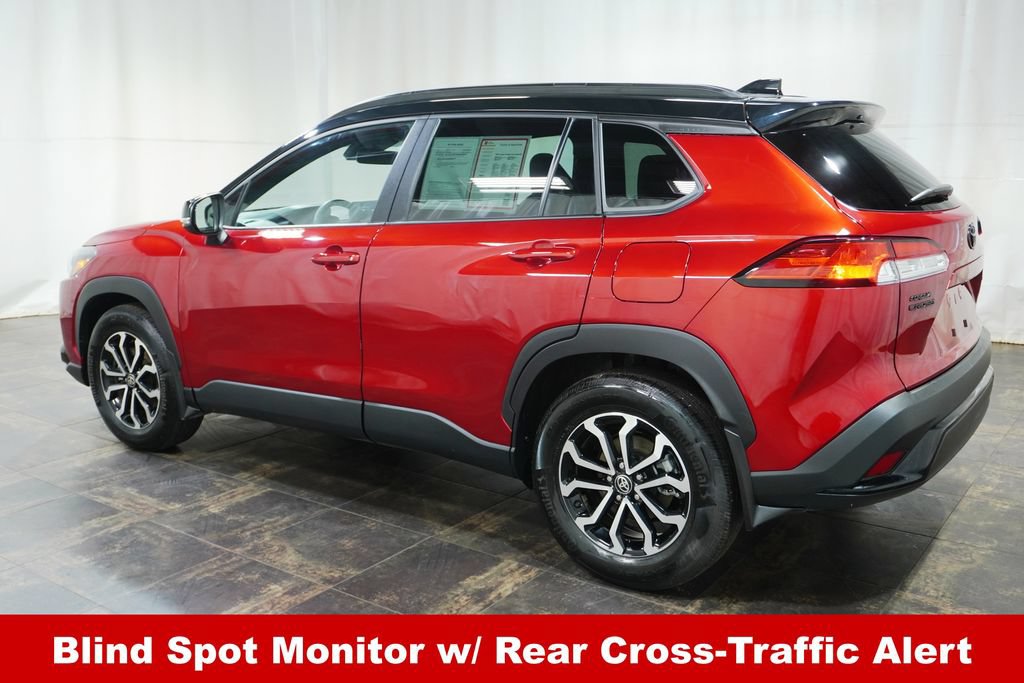 Used 2025 Toyota Corolla Cross AWD Hybrid w/ Moonroof Package image 7