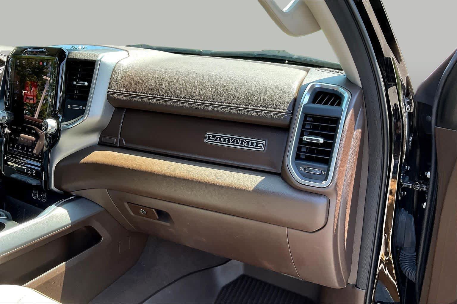 Used 2025 RAM 1500 Laramie AWD/4WD image 35