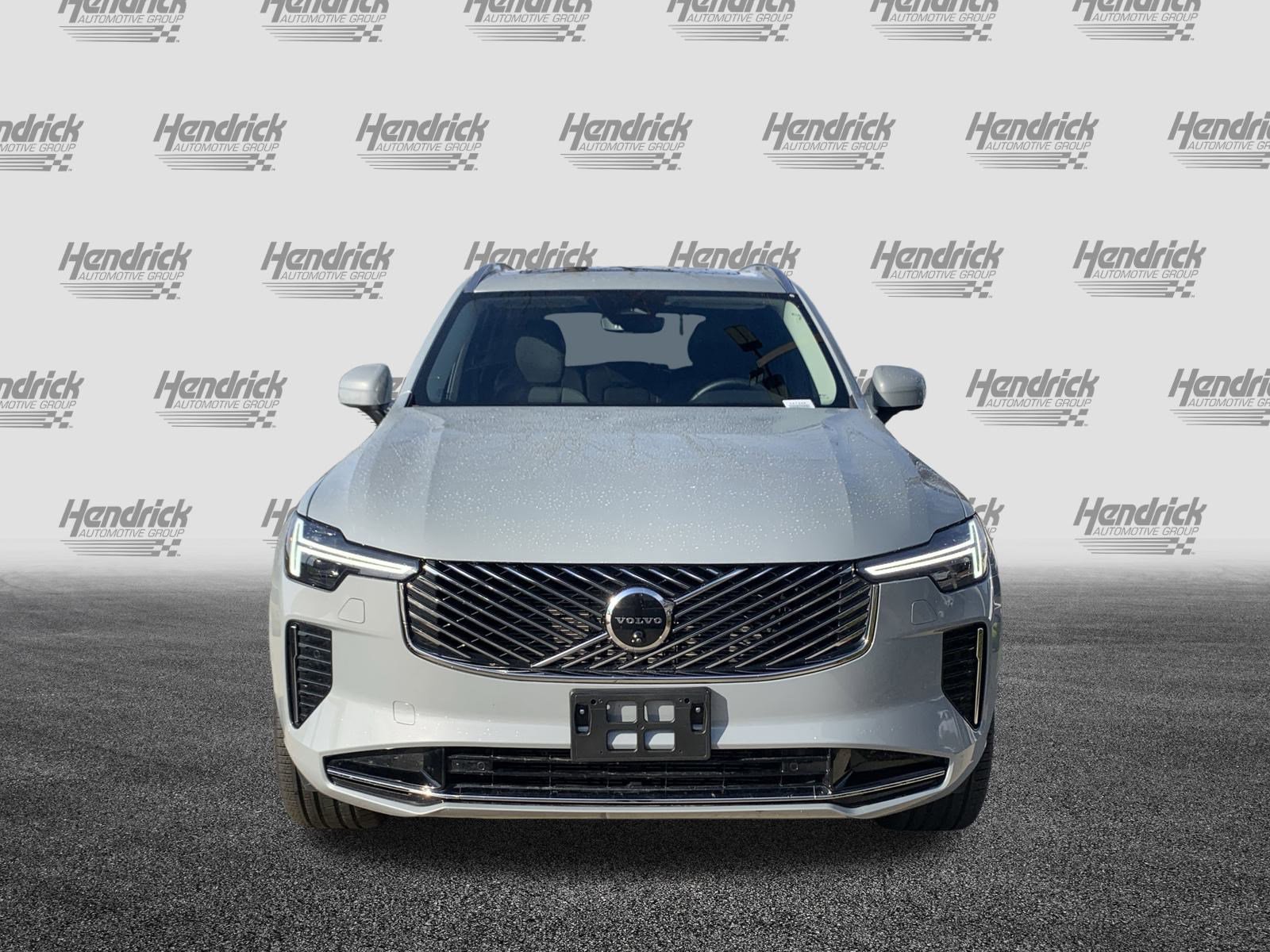 Used 2025 Volvo XC90 B6 Plus image 3