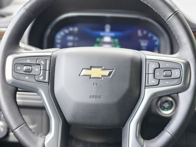 Used 2023 Chevrolet Suburban Premier image 15