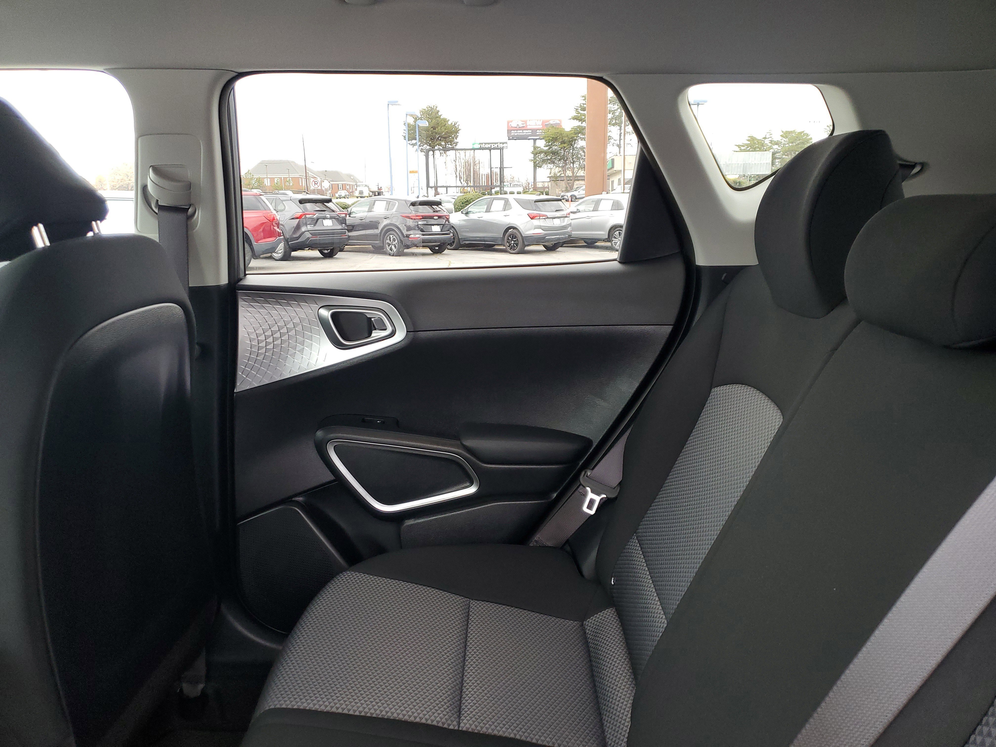 Used 2023 Kia Soul LX image 11