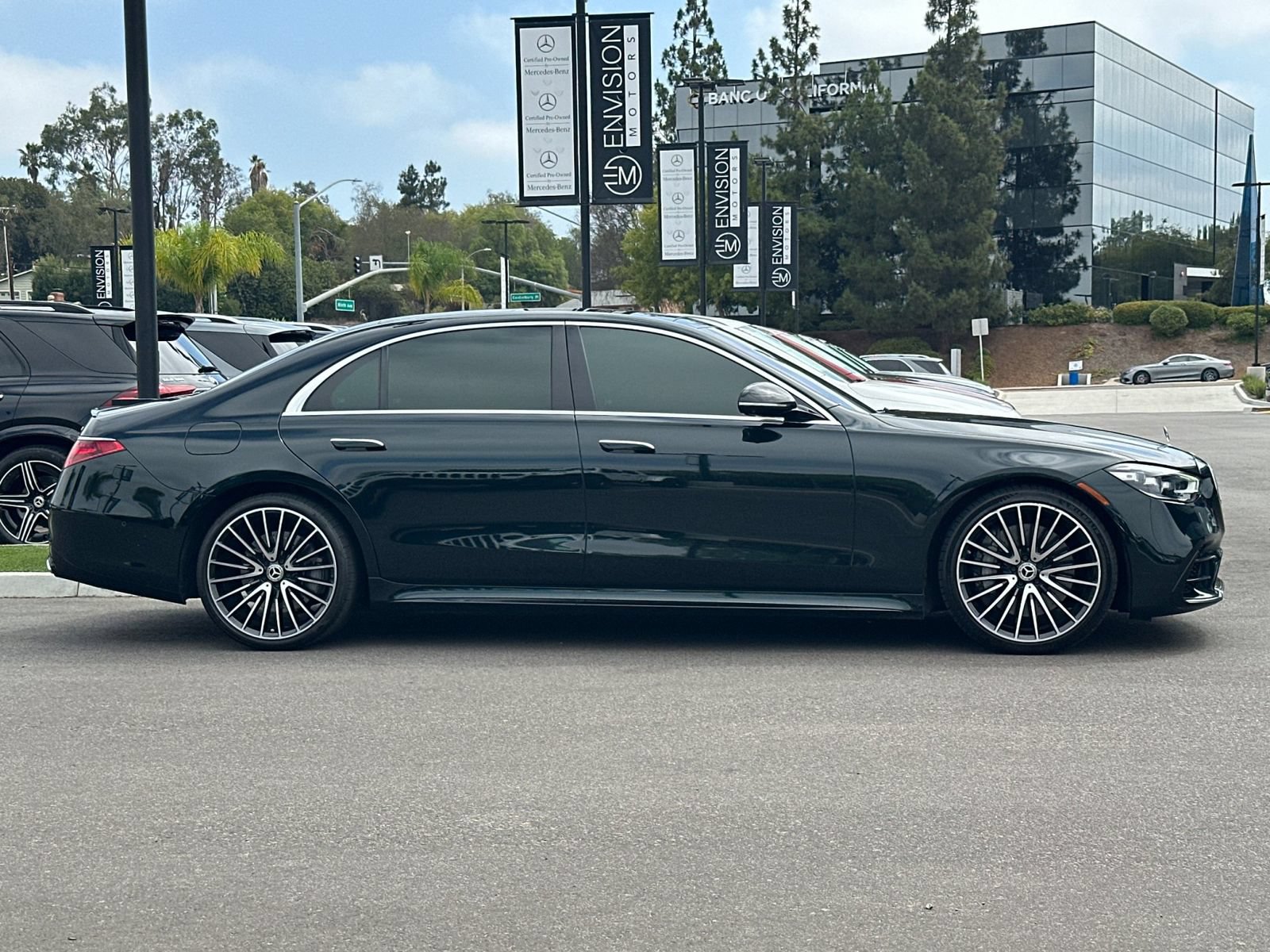 Used 2021 Mercedes-Benz S 580 4MATIC Sedan image 2