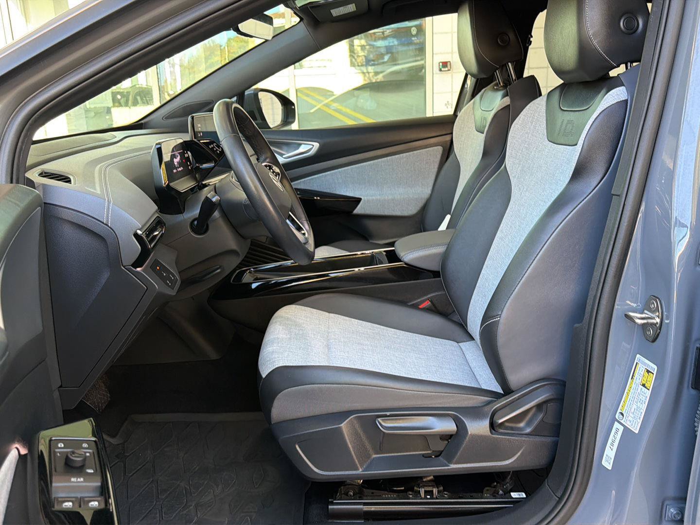 Certified 2023 Volkswagen ID.4 Pro RWD image 14