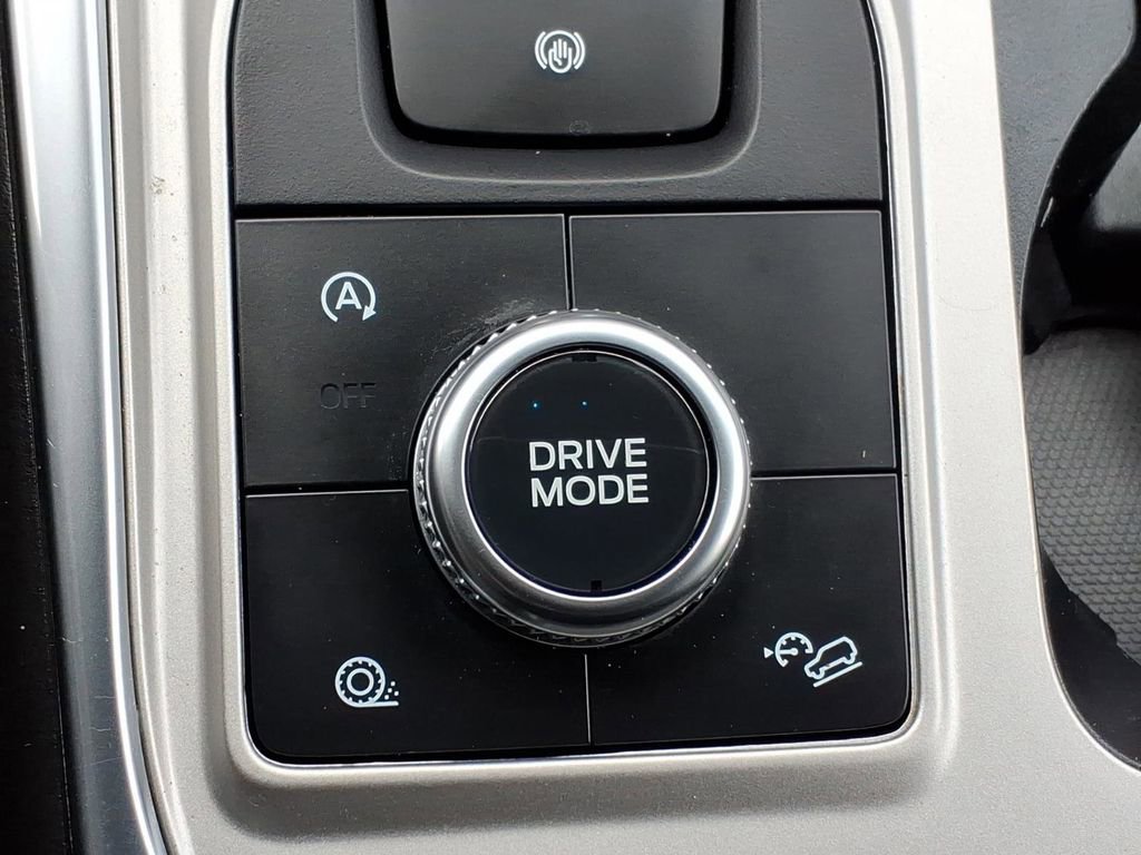 Used 2024 Ford Explorer XLT w/ Equipment Group 202A image 19