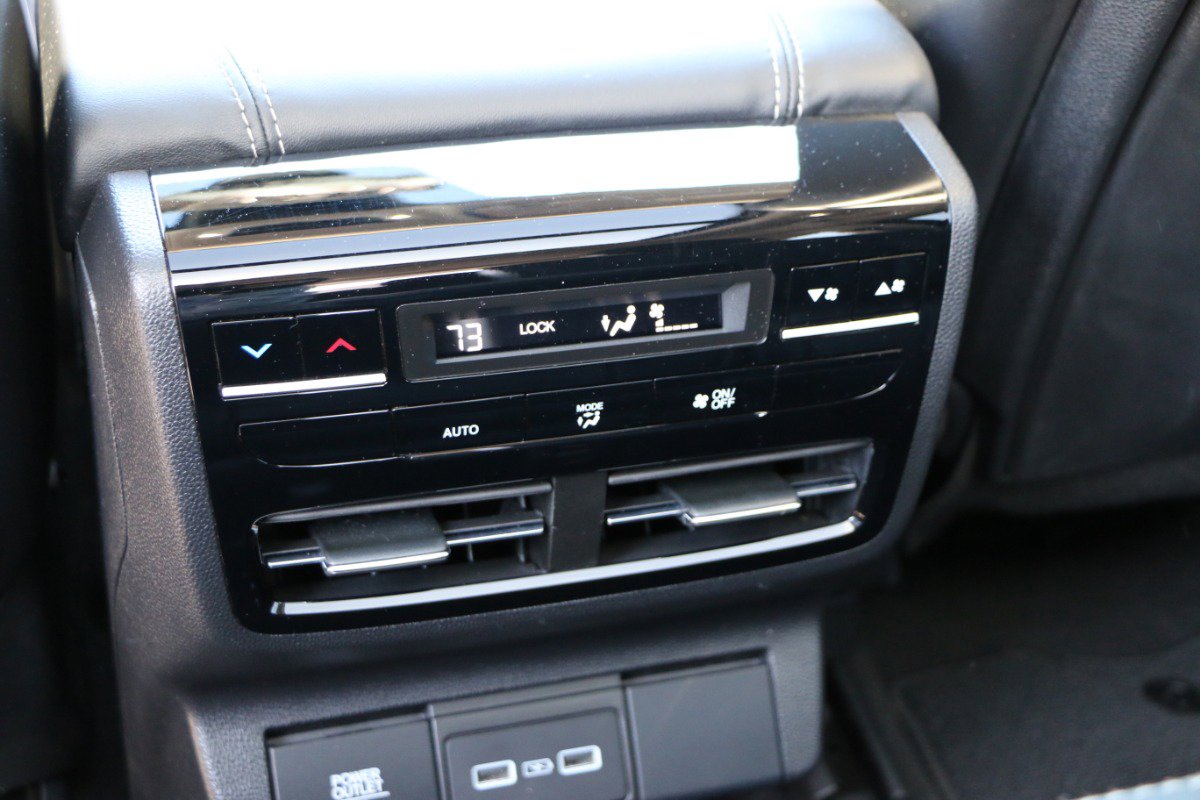 Used 2024 Acura MDX SH-AWD w/ Technology Package image 34