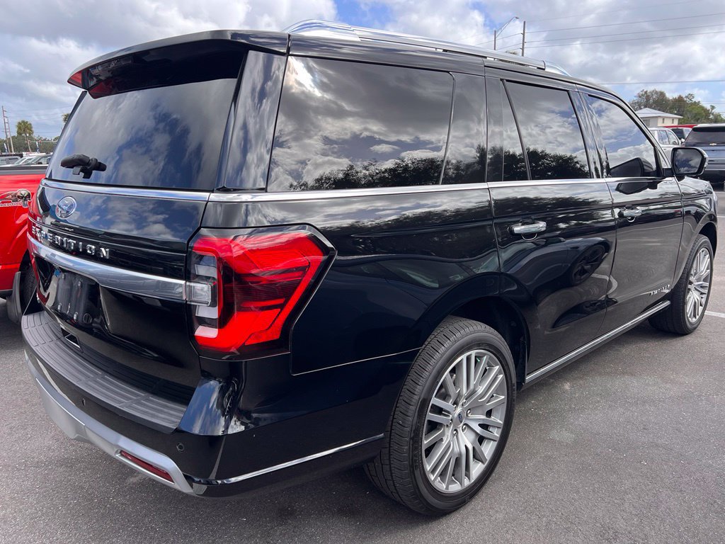 Used 2023 Ford Expedition Platinum RWD image 4