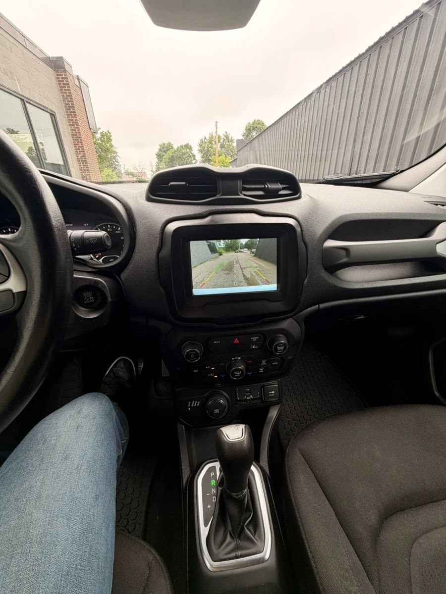 Used 2021 Jeep Renegade Latitude w/ Convenience Group AWD/4WD image 12