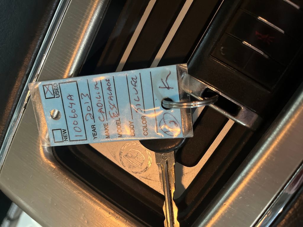 Used 2013 Cadillac Escalade ESV Platinum image 34