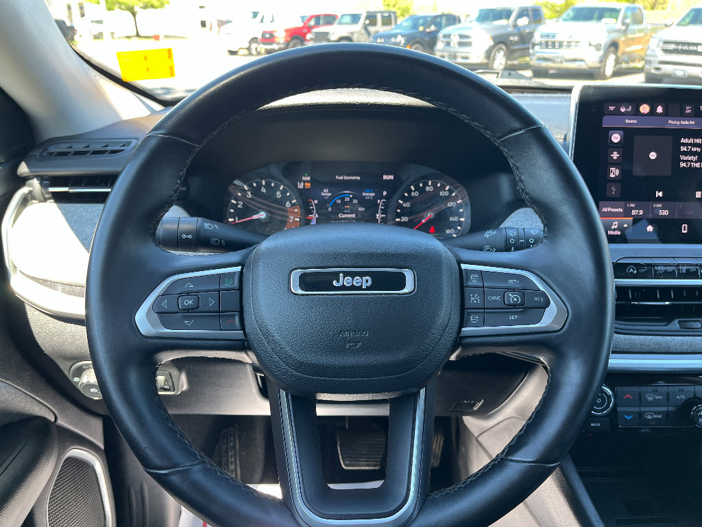 Used 2022 Jeep Compass Latitude image 41