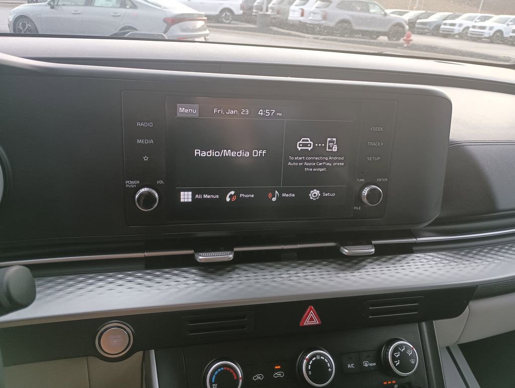 Used 2024 Kia Carnival LX image 22