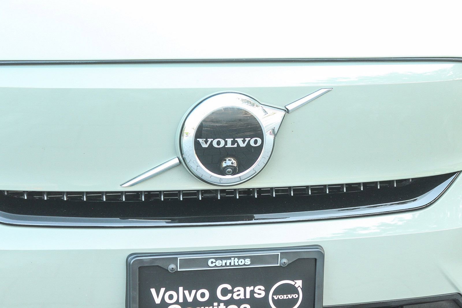 Used 2023 Volvo C40 P8 Recharge Plus w/ Protection Package Premier AWD/4WD image 5