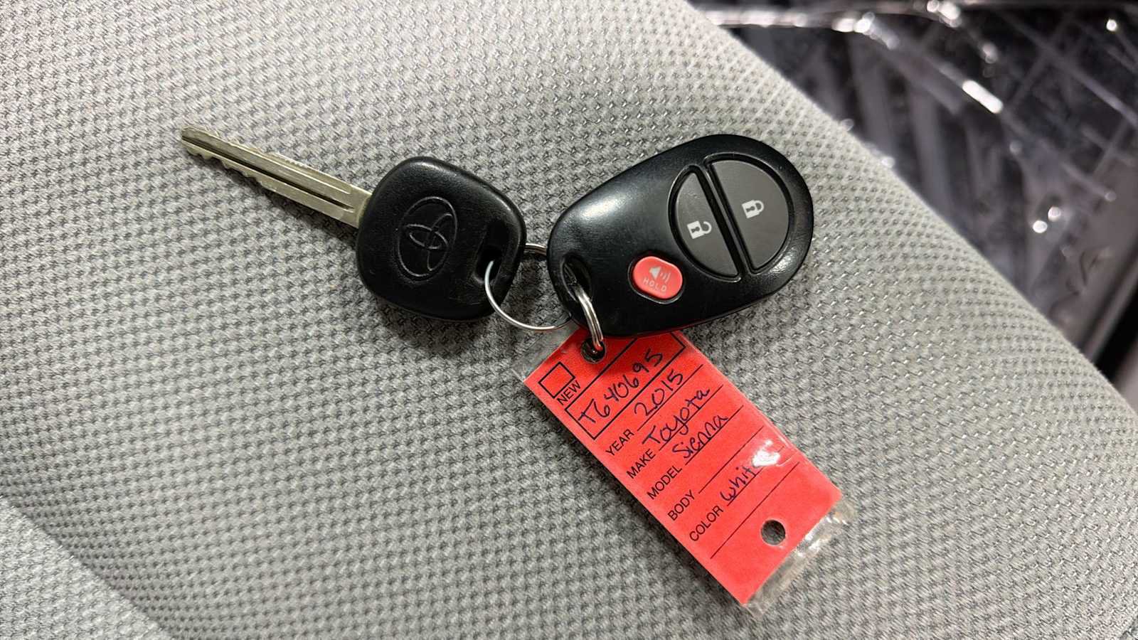 Used 2015 Toyota Sienna L FWD image 31