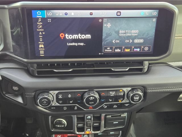 Used 2025 Jeep Gladiator Mojave AWD/4WD image 16