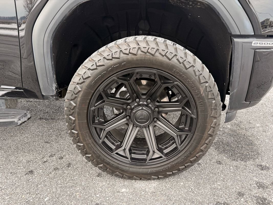 Used 2025 GMC Sierra 2500 Denali image 31