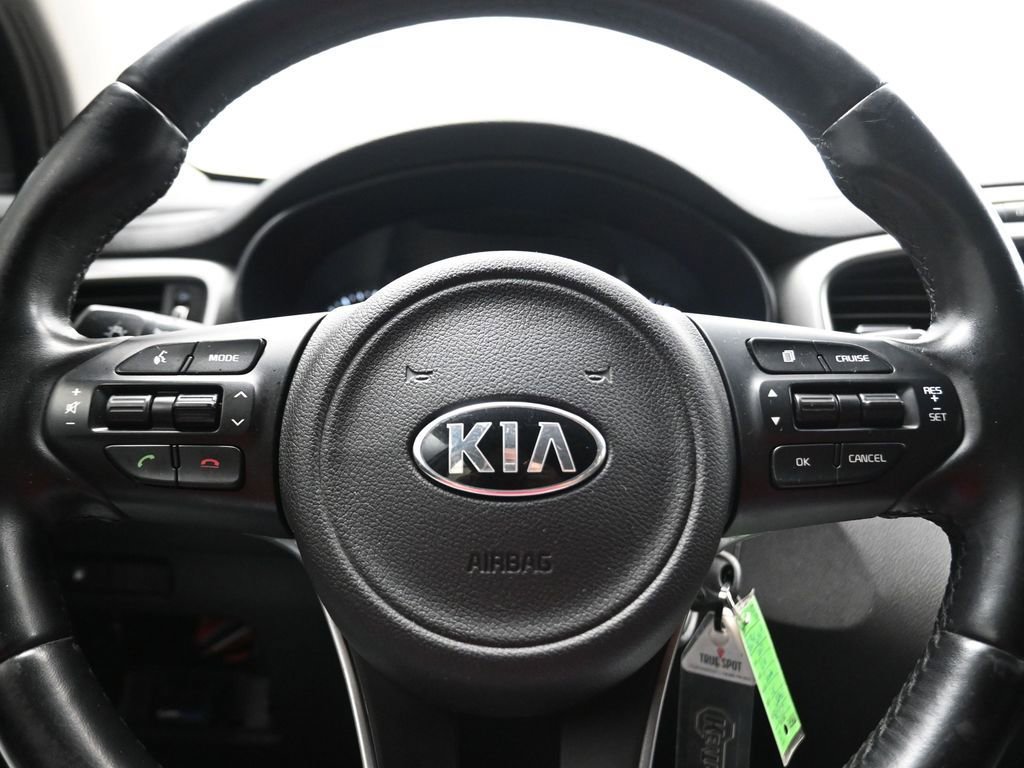 Used 2017 Kia Sorento LX w/ LX Convenience Package image 7