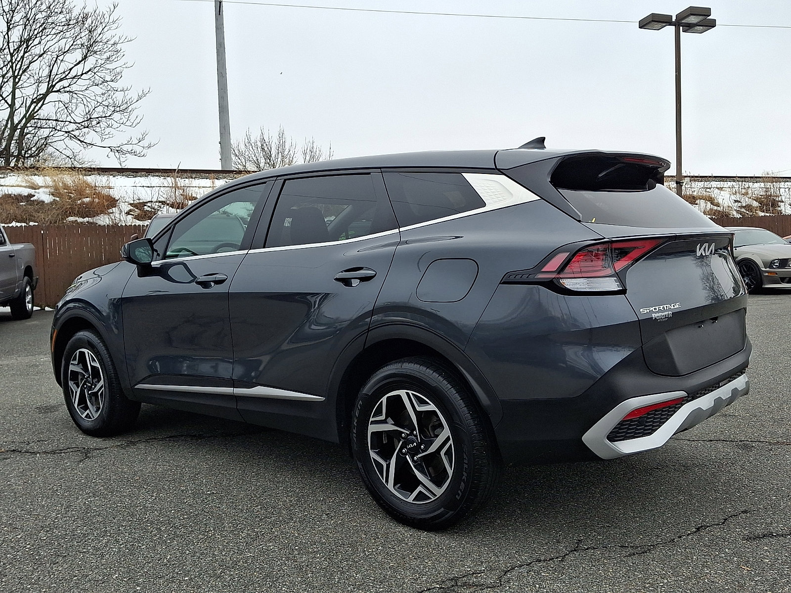 Used 2023 Kia Sportage LX image 4