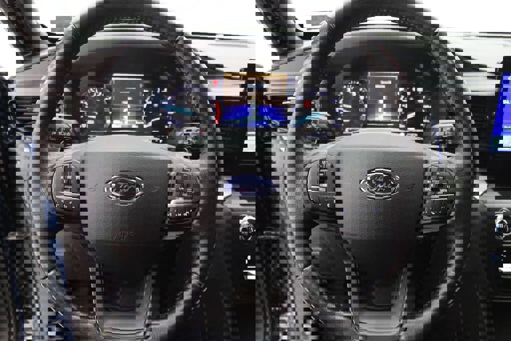 Used 2020 Ford Explorer XLT image 18