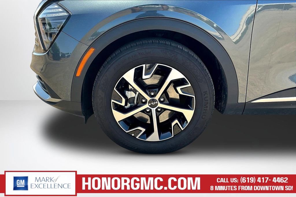 Used 2025 Kia Sportage EX w/ Premium Package image 31