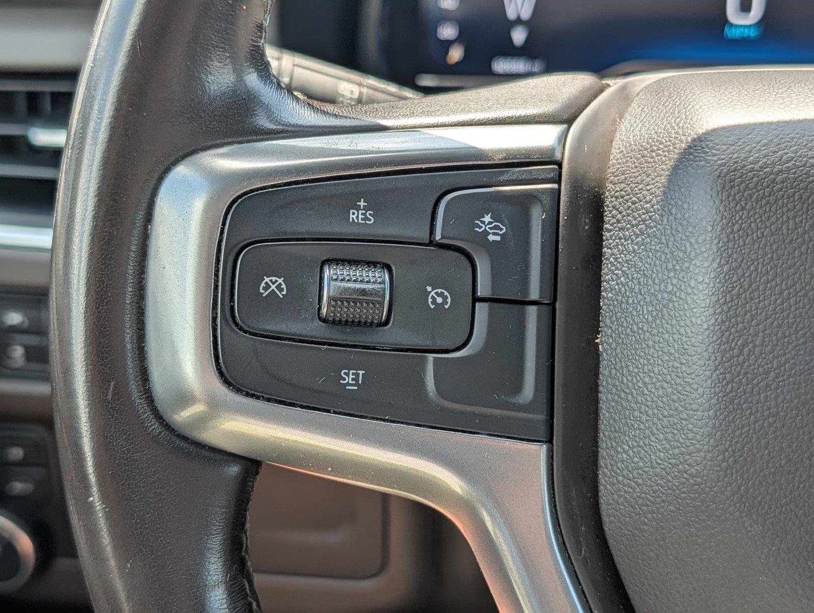 Used 2022 Chevrolet Suburban LT AWD/4WD image 24