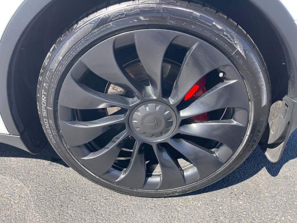 Used 2022 Tesla Model Y Performance image 28