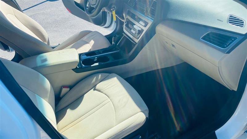 Used 2015 Hyundai Sonata SE image 19
