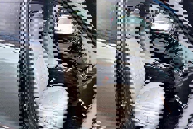 Used 2022 Buick Enclave Premium w/ Surround and Sites Package AWD/4WD image 6