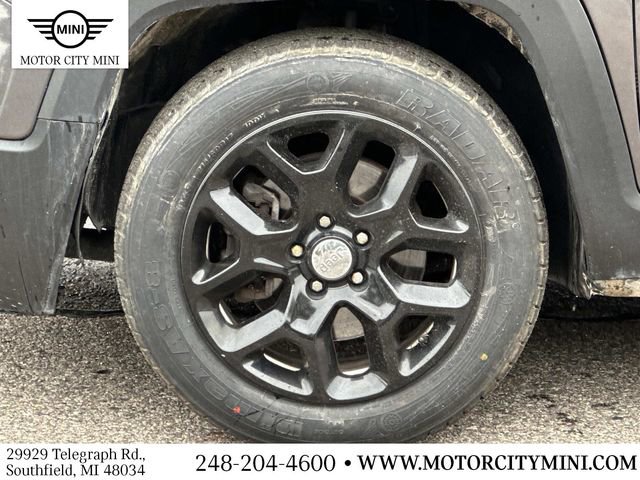 Used 2018 Jeep Renegade Latitude w/ Popular Equipment Group FWD image 11