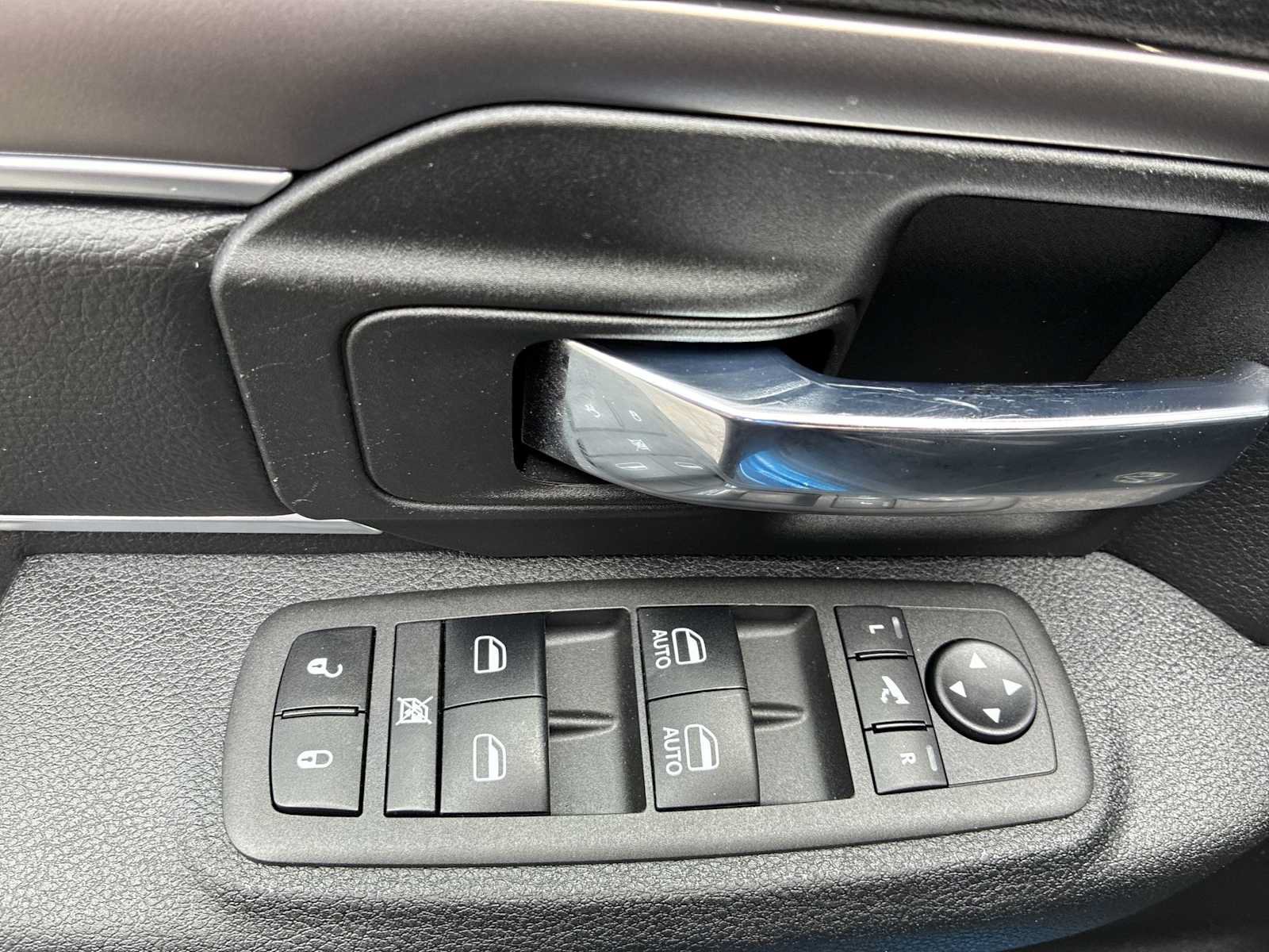 Used 2023 RAM 1500 Classic Warlock AWD/4WD image 15