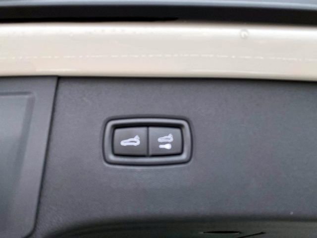 Used 2024 Porsche Cayenne image 6