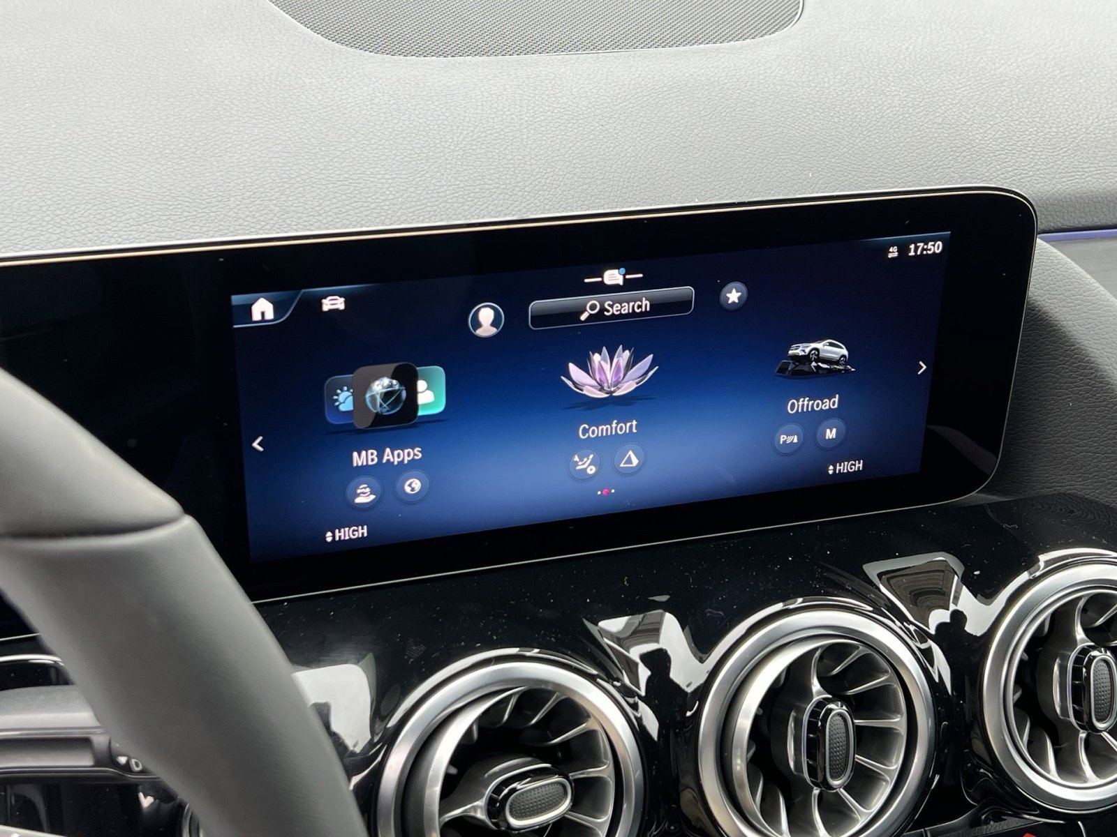 New 2026 Mercedes-Benz GLA 250 4MATIC image 18