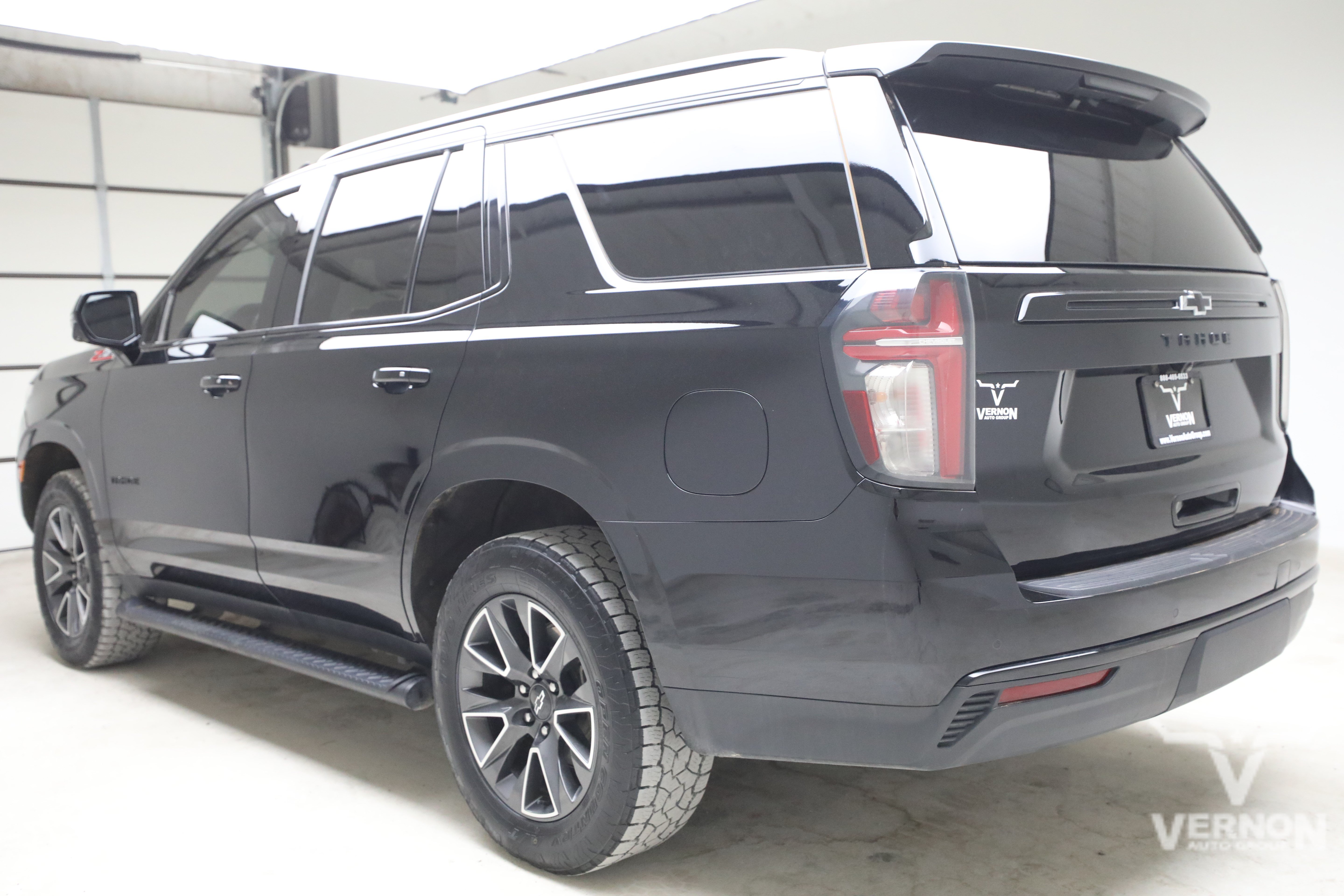 Used 2023 Chevrolet Tahoe Z71 w/ Z71 Off-Road Package AWD/4WD image 3