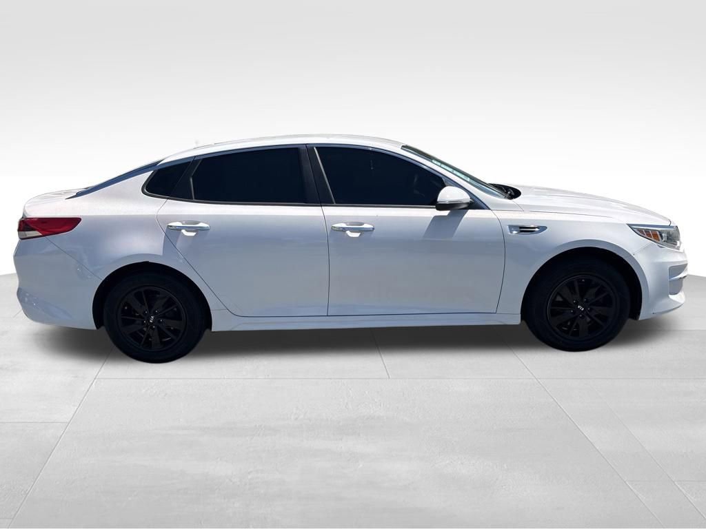 Used 2017 Kia Optima LX w/ Option Group 014 FWD image 6