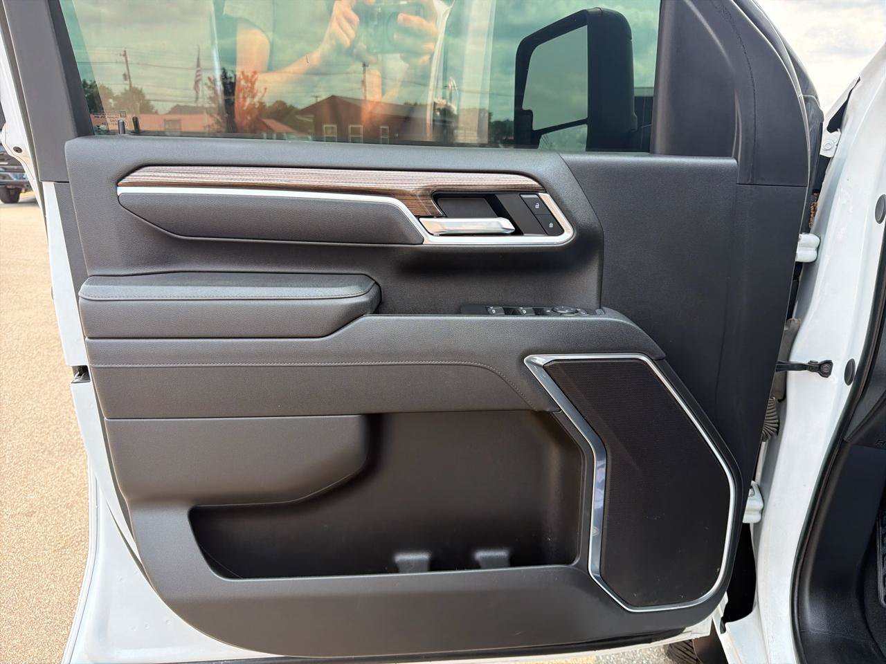 Used 2025 Chevrolet Silverado 2500 LT AWD/4WD image 8