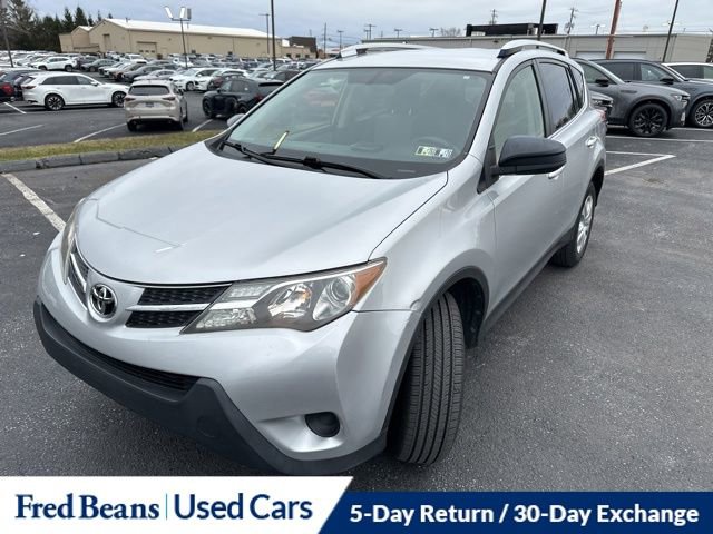 Used 2015 Toyota RAV4 LE image 1