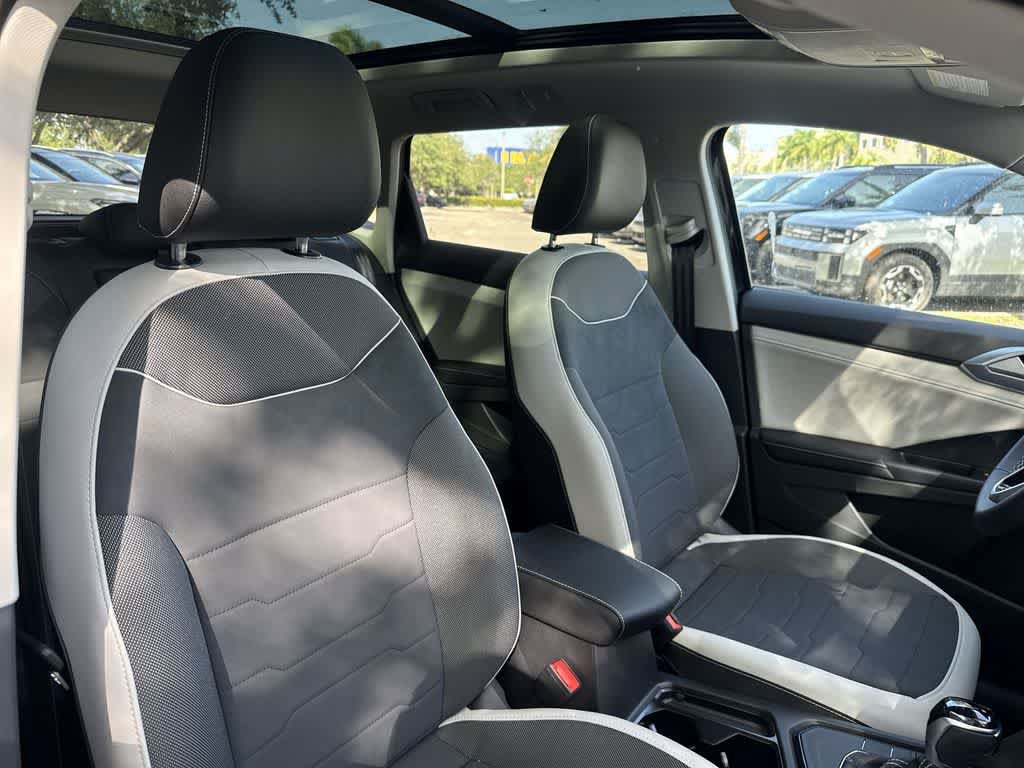 New 2026 Volkswagen Taos SE FWD image 27