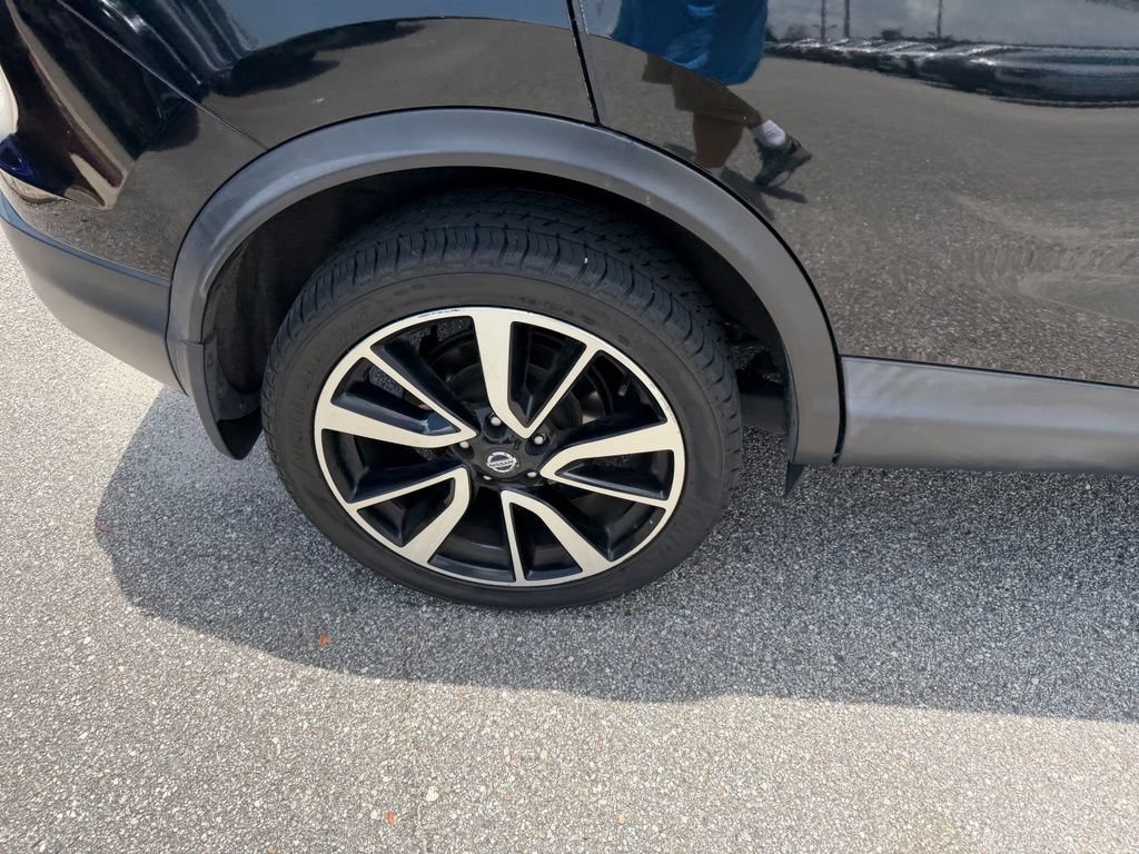Used 2018 Nissan Rogue Sport SL w/ SL Premium Package FWD image 5