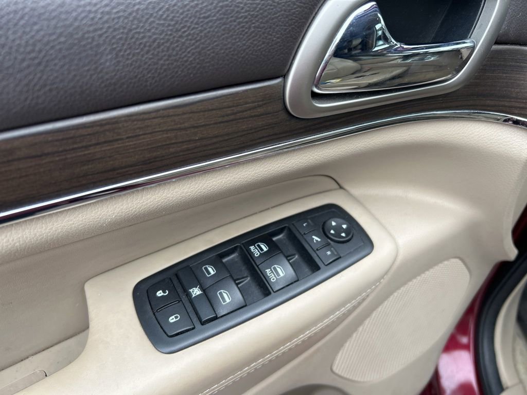 Used 2017 Jeep Grand Cherokee Overland AWD/4WD image 13