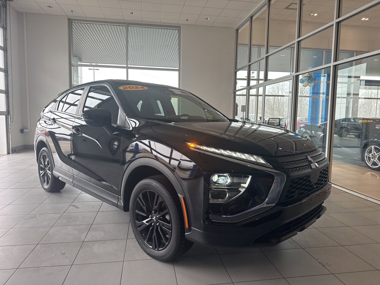 Used 2024 Mitsubishi Eclipse Cross LE image 3