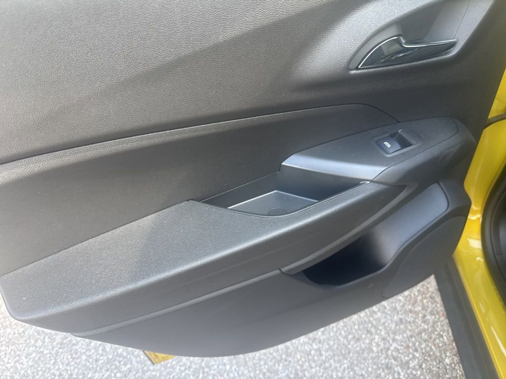 Certified 2025 Chevrolet Trax ACTIV w/ Driver Confidence Package FWD image 12