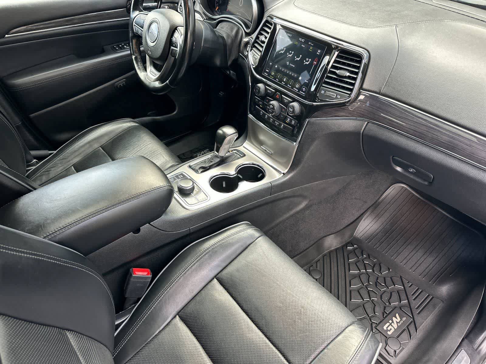 Used 2021 Jeep Grand Cherokee Overland AWD/4WD image 16