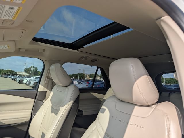 Used 2020 Ford Explorer Platinum w/ Premium Technology Package AWD/4WD image 27