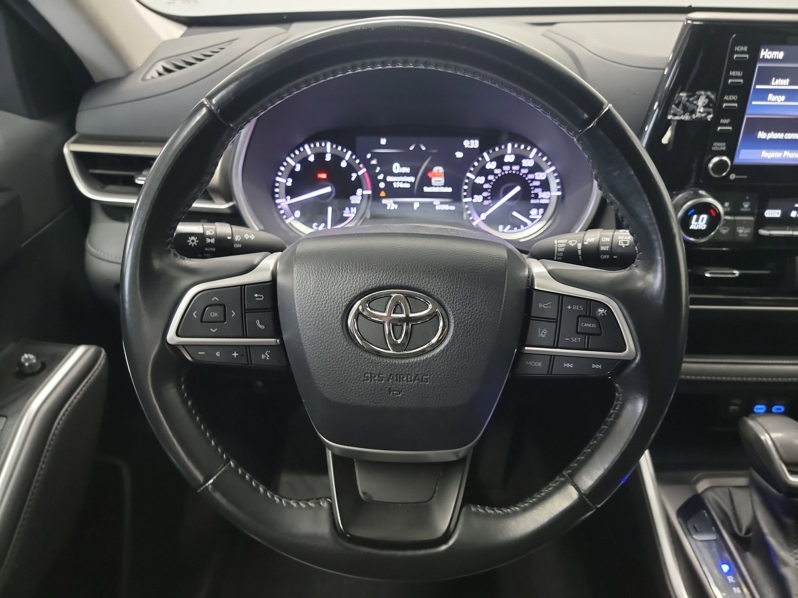 Used 2022 Toyota Highlander XLE AWD/4WD image 17