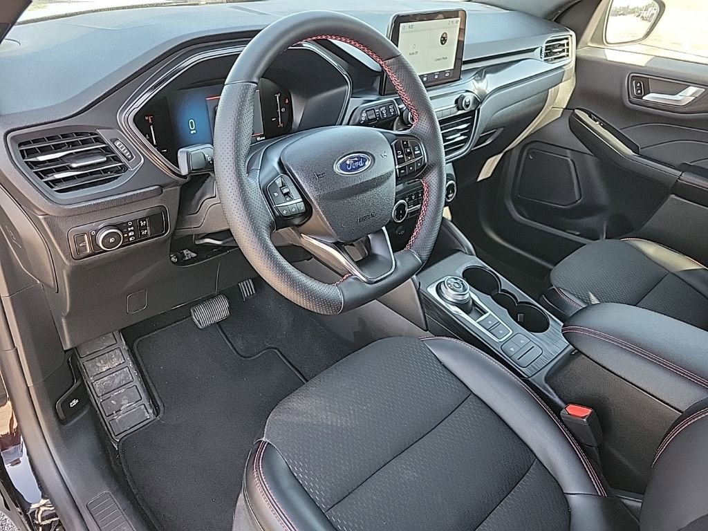 Used 2025 Ford Escape ST-Line Select AWD/4WD image 9