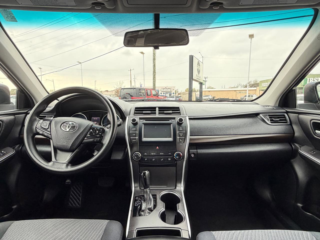 Used 2016 Toyota Camry LE image 19